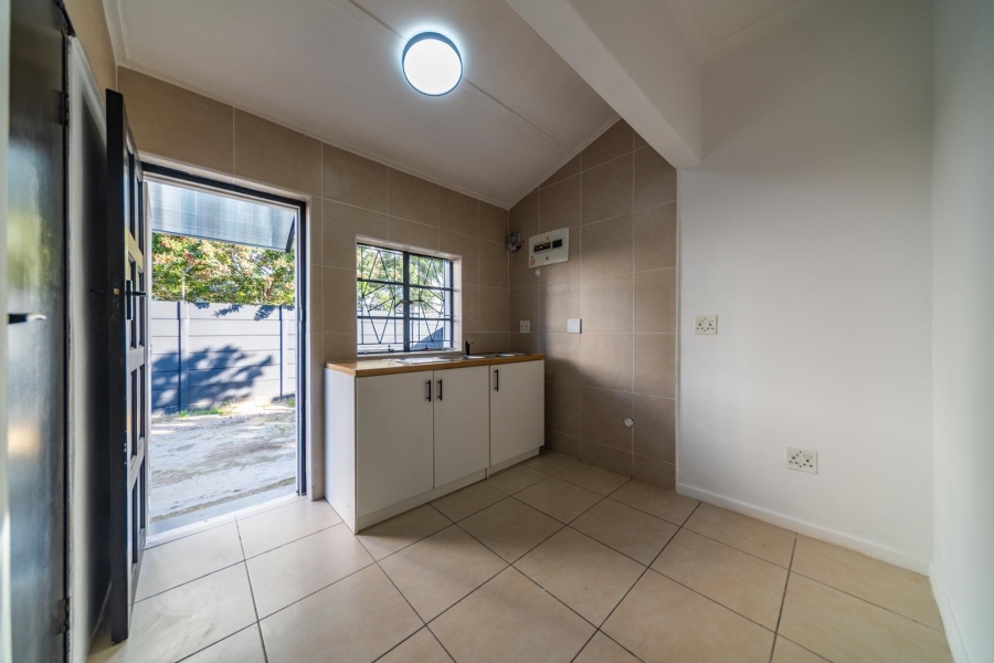 To Let 2 Bedroom Property for Rent in La Colline Western Cape